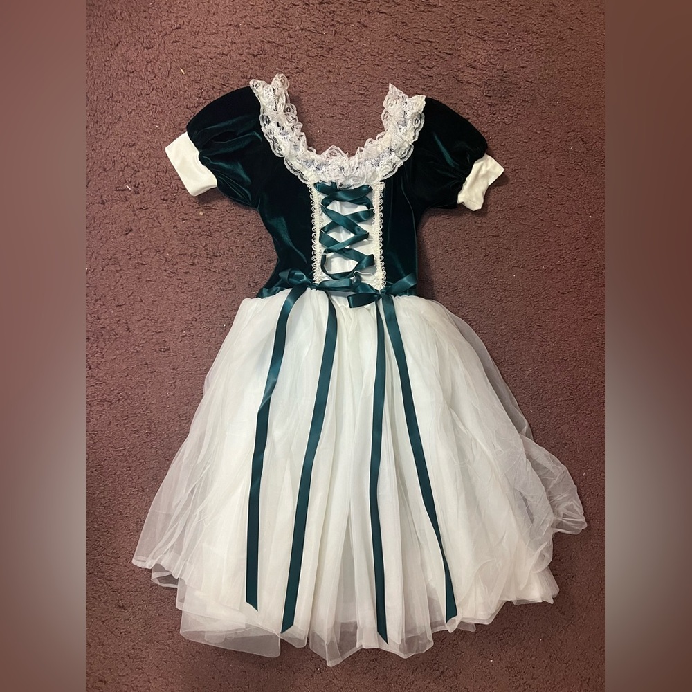 STAR STYLED DARK GREEN & WHITE TUTU SIZE MEDIUM CHILD